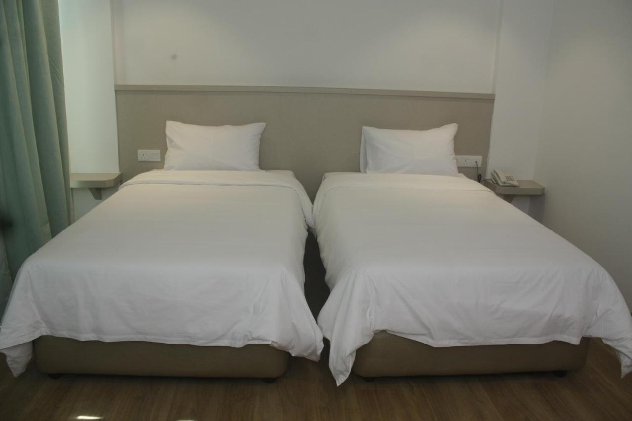 Citi Hotel Мірі Екстер'єр фото